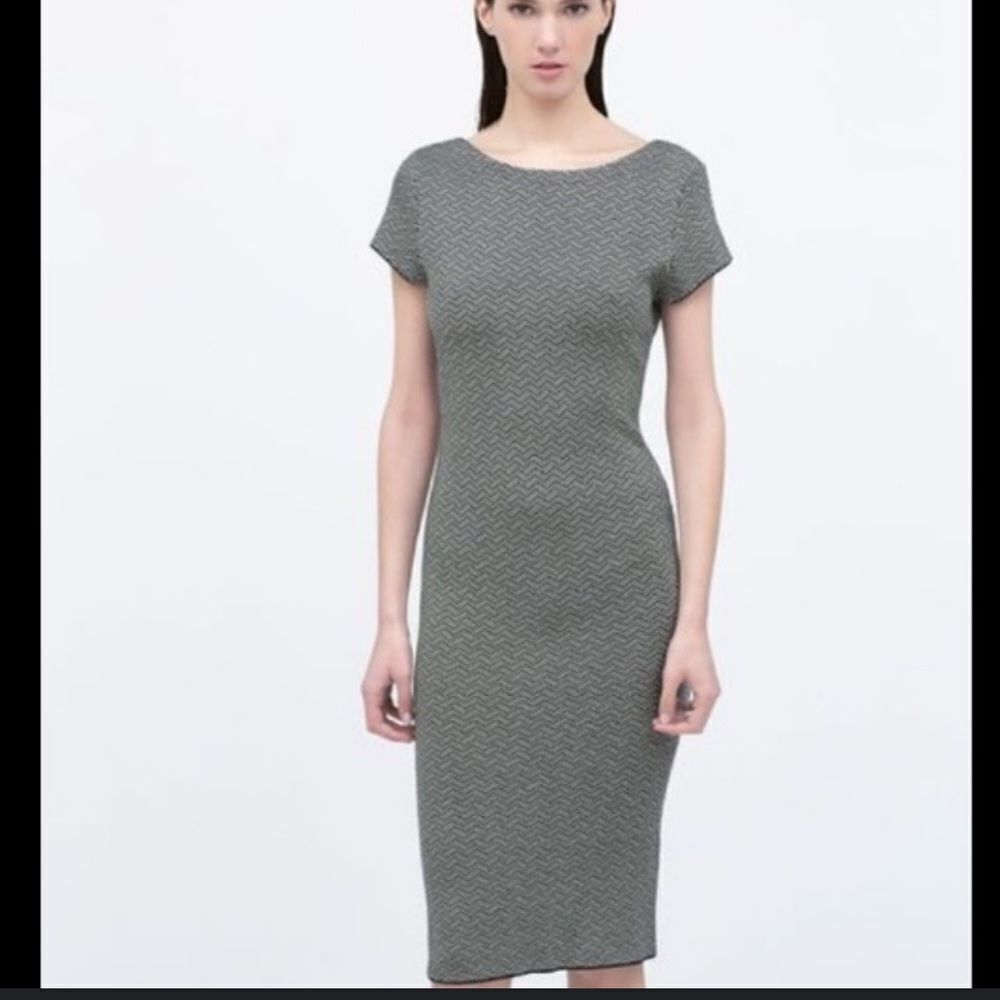 ZARA Black/White Geometric Print Knit Sweater Dress. Size Small.